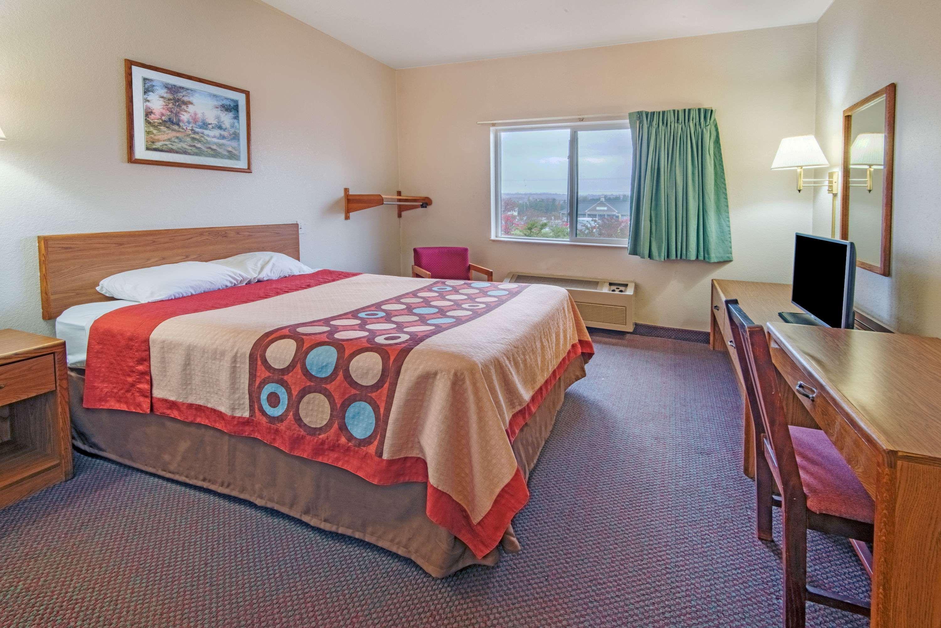 Super 8 By Wyndham Richfield Cleveland Hotel Exterior photo
